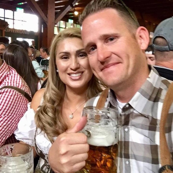 Meet your Posher, Angela @purtylilthangs - Picture 4 of 8